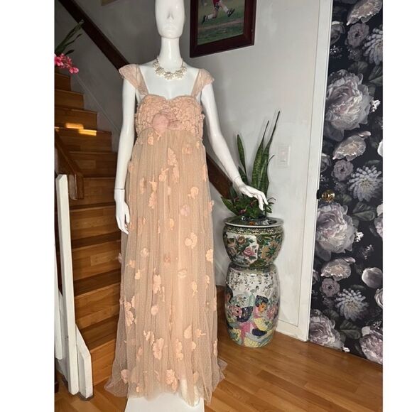LoveShackFancy x Free People
Irene Gown/ size 6 - Picture 10 of 14